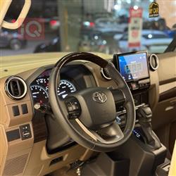 تويوتا لاند كروزر 70 بيك اب